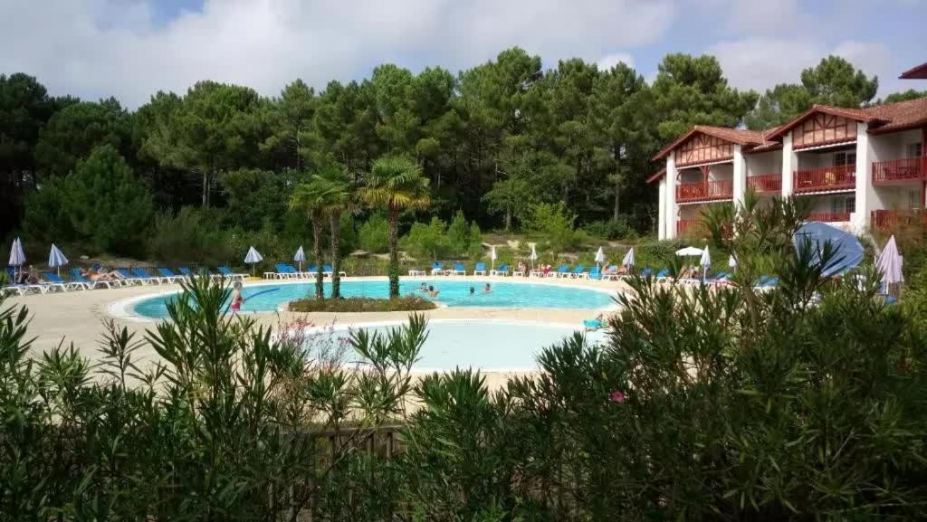 Appartement En Residence Pierre Et Vacance Au Golf Бискаррос Экстерьер фото